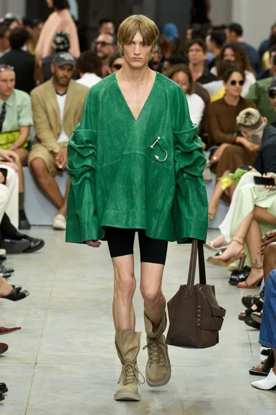 Look 23